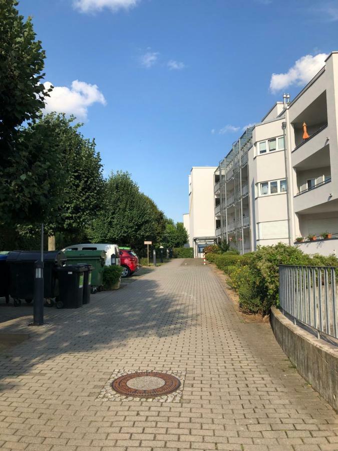 Parkplatz Und Balkon - Burberg'S Heimathafen In Wiesbaden Exterior foto